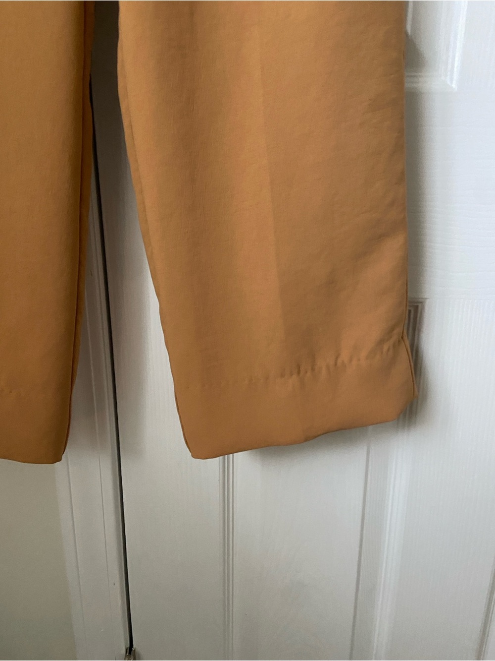 Aritzia Wilfred Effortless Wide Leg Trousers Camel Color Size 6, 28.5 Inches - Picture 2 of 6